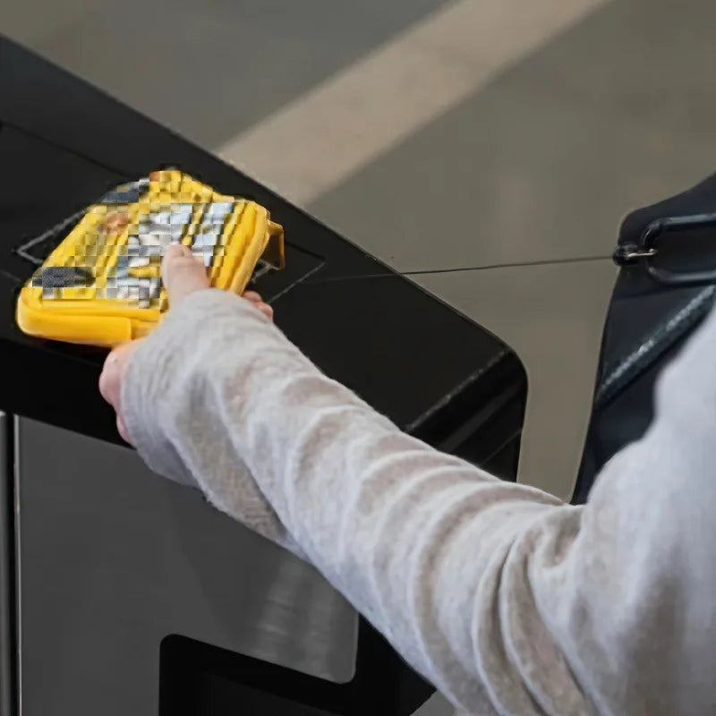 Snoopy & Friends Wallet Keychain