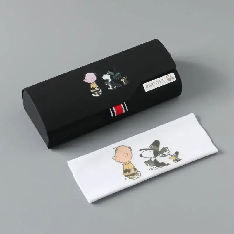 Snoopy Vibin Glasses Case