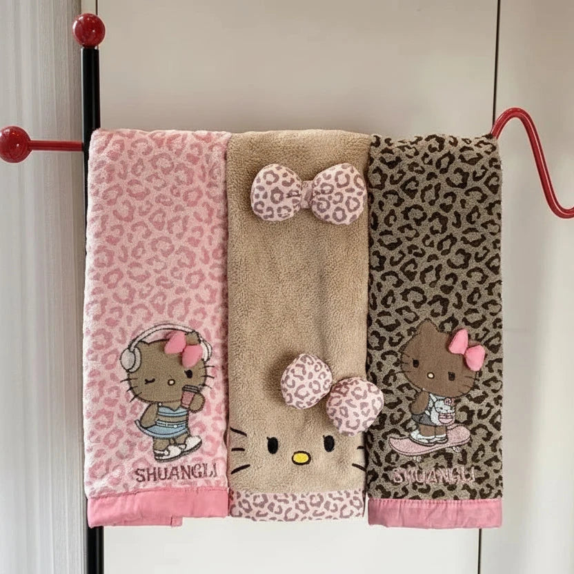 Hello Kitty Leopard Adore Towel