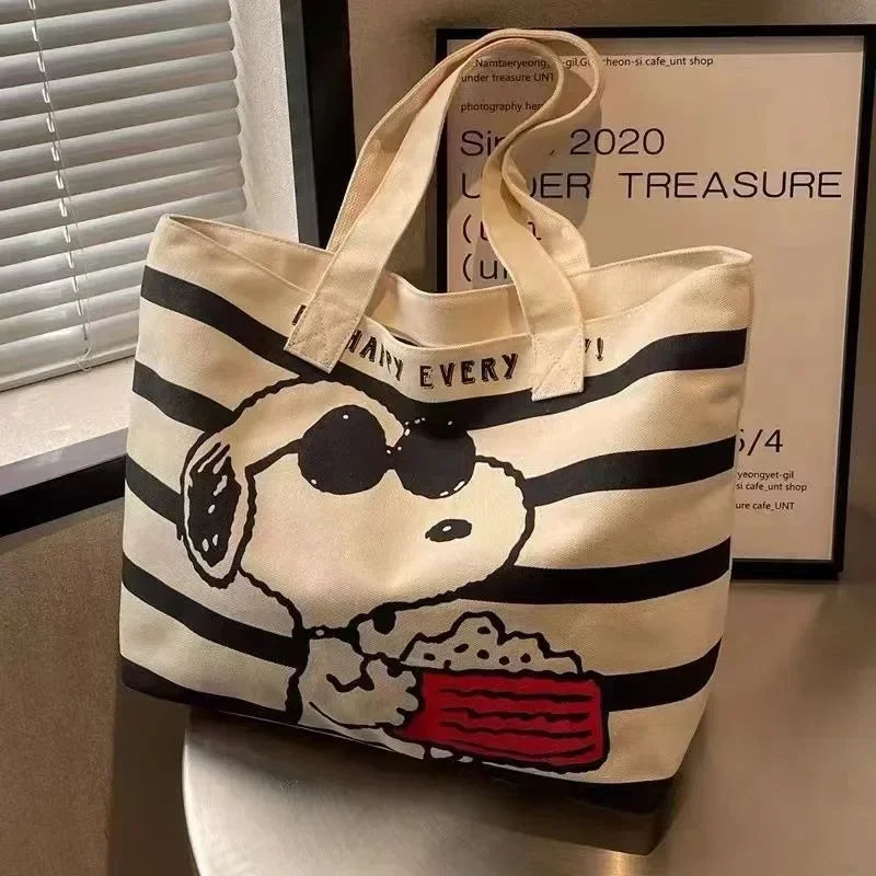 Snoopy Chillin Bag