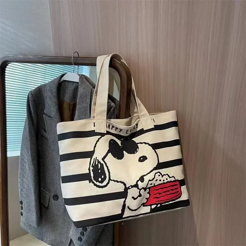 Snoopy Chillin Bag