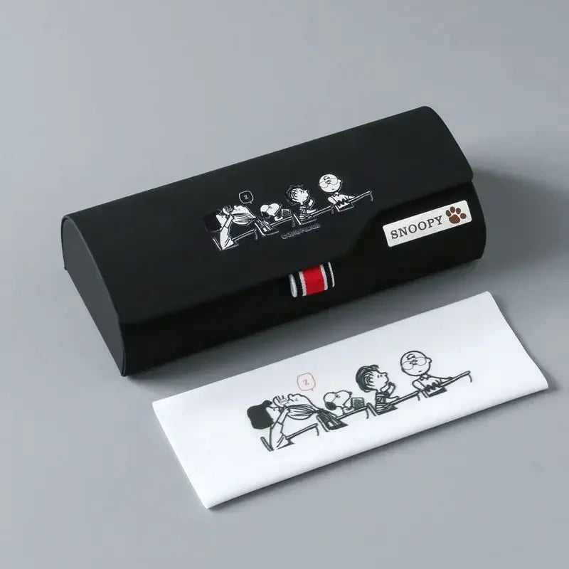 Snoopy Vibin Glasses Case