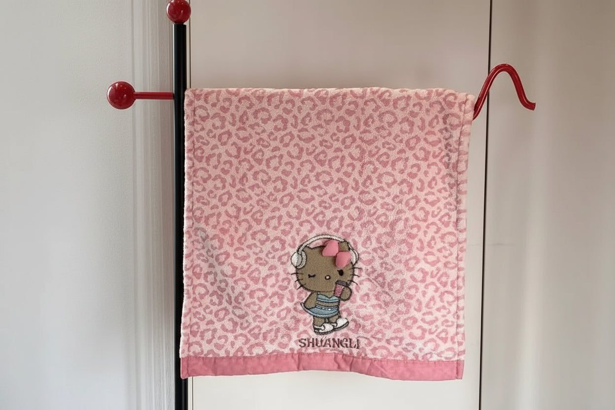 Hello Kitty Leopard Adore Towel