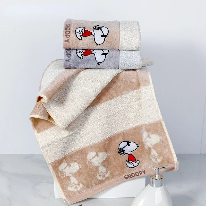 Snoopy Vibin Towel