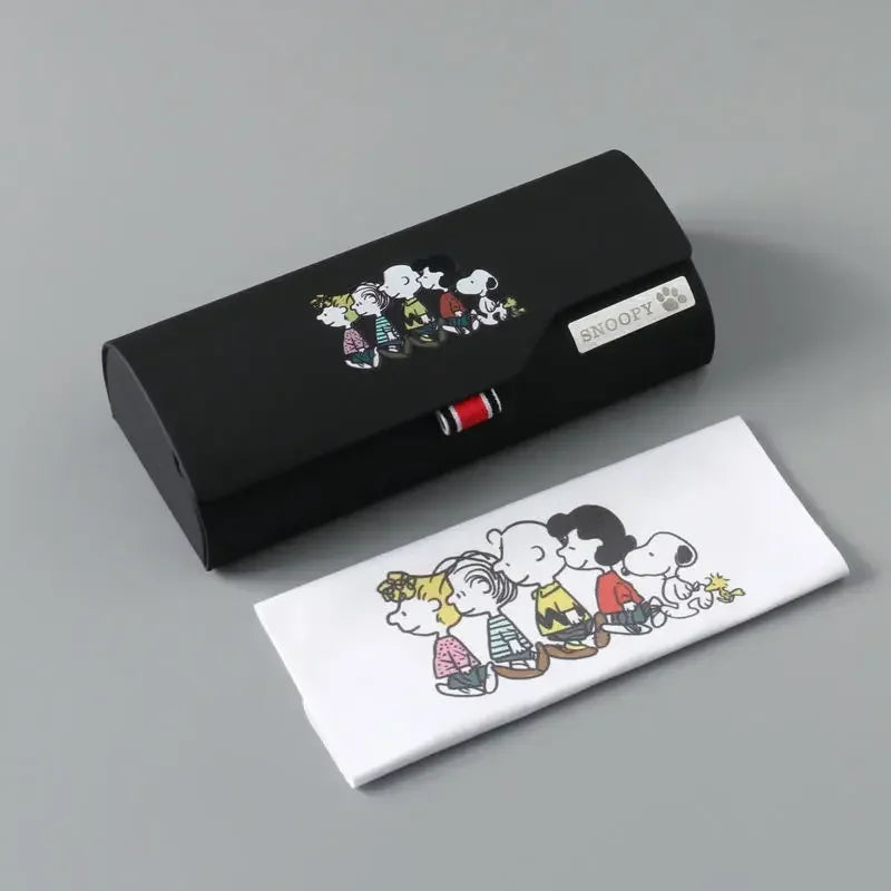 Snoopy Vibin Glasses Case