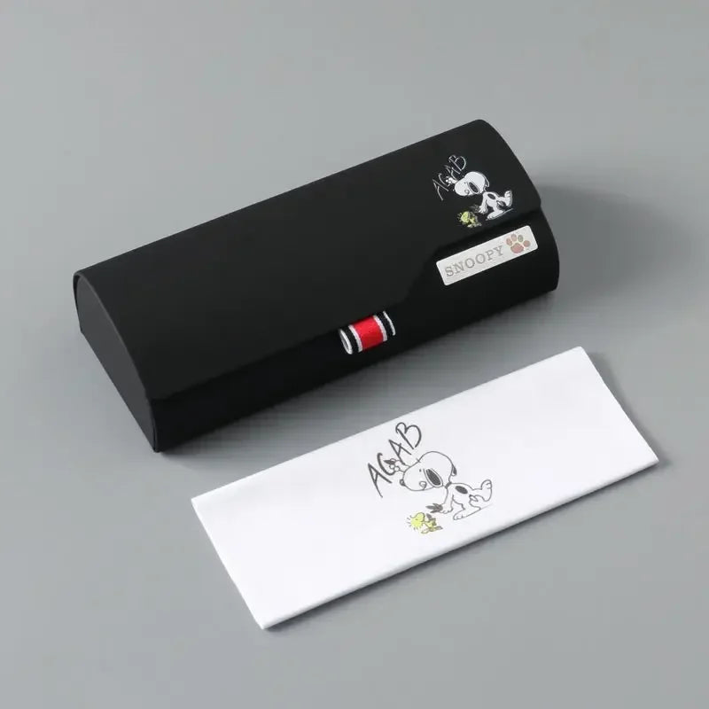 Snoopy Vibin Glasses Case
