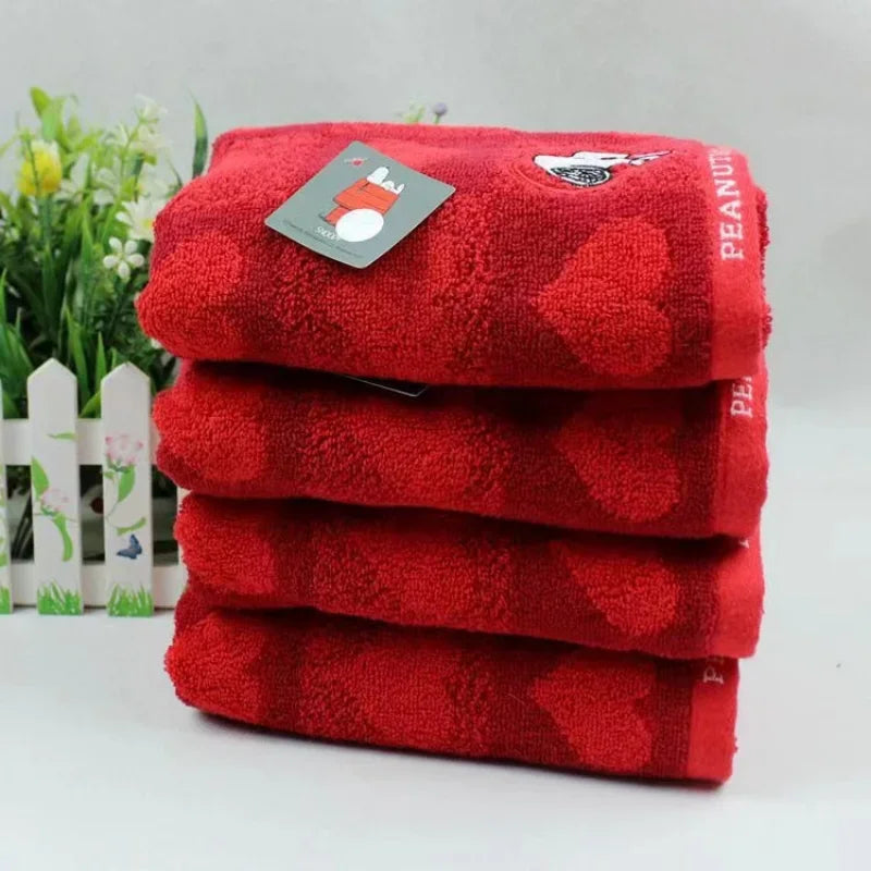 Snoopy Love Towel