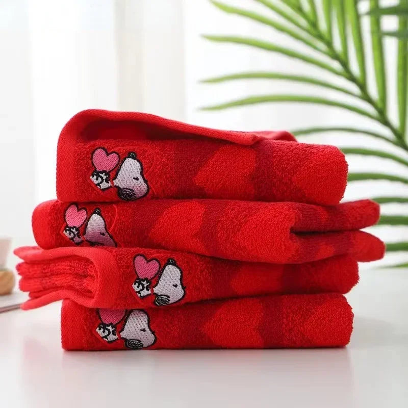 Snoopy Love Towel