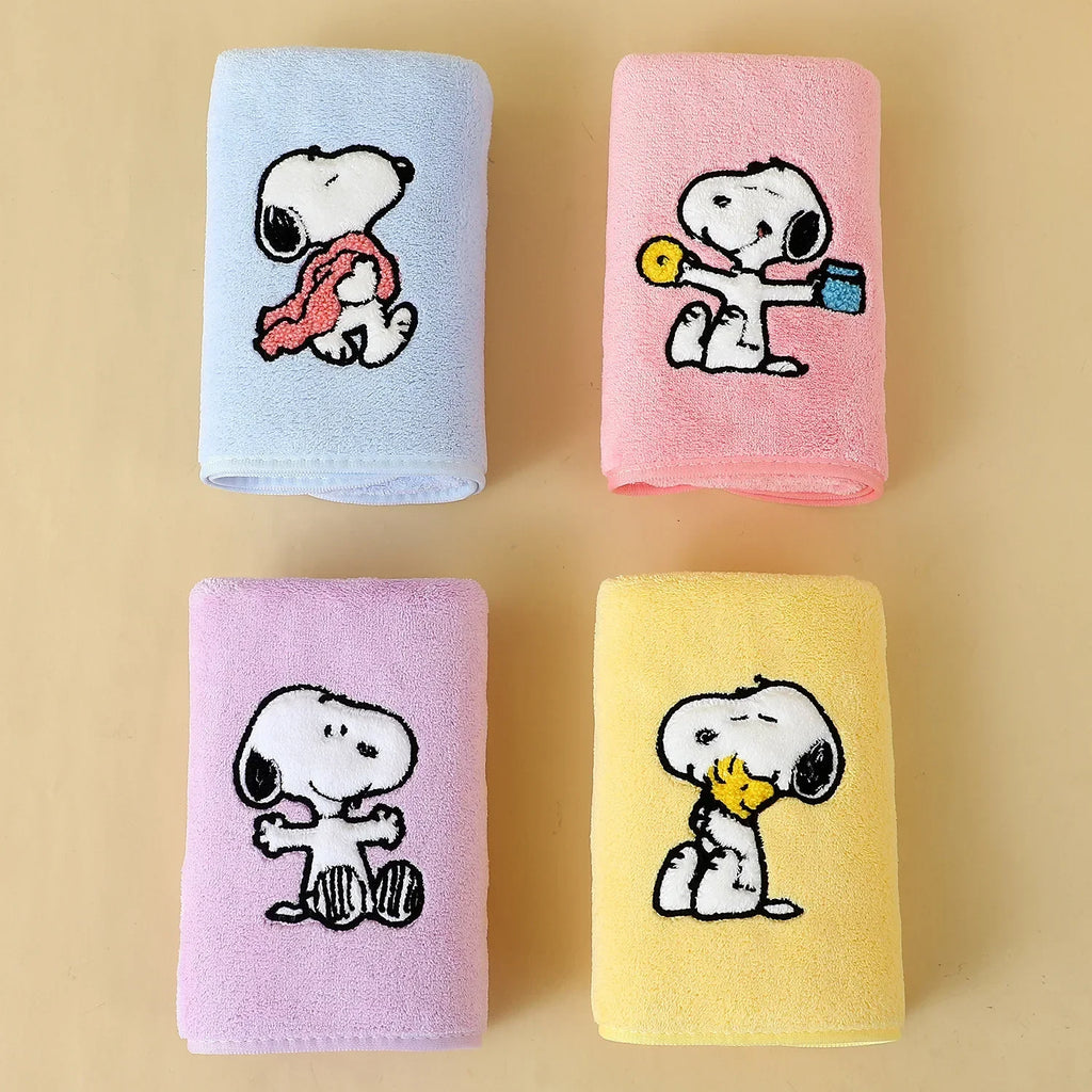 Snoopy Happy Towel