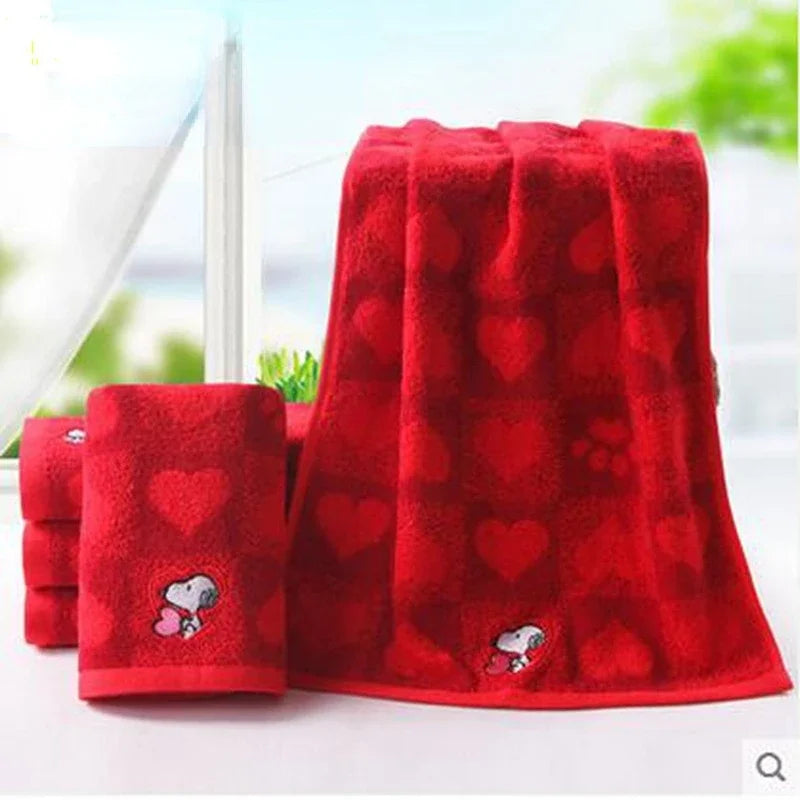 Snoopy Love Towel