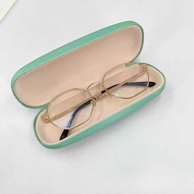 Snoopy Adventure Glasses Case