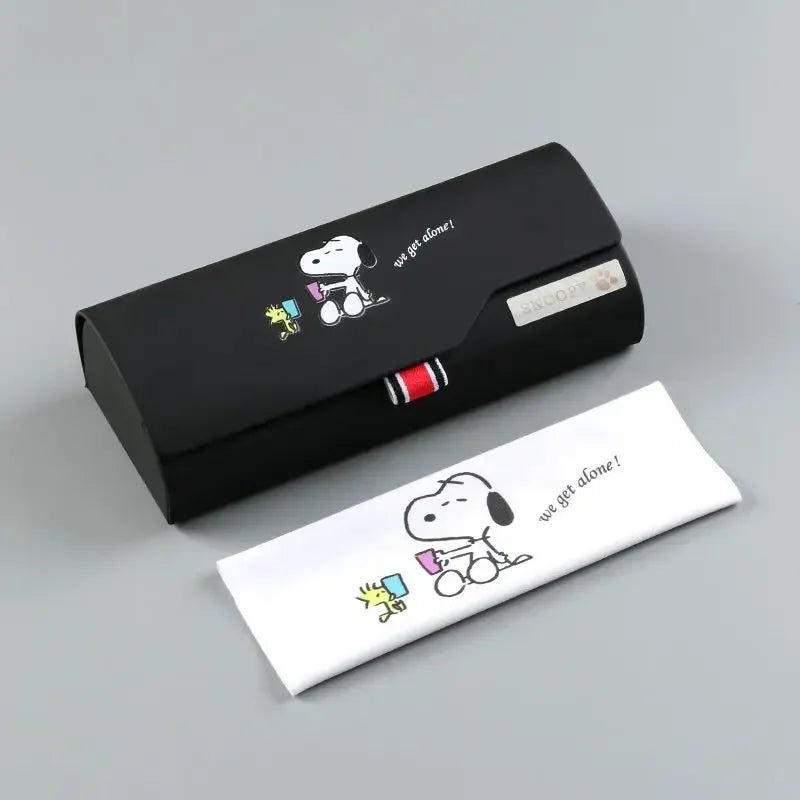 Snoopy Vibin Glasses Case