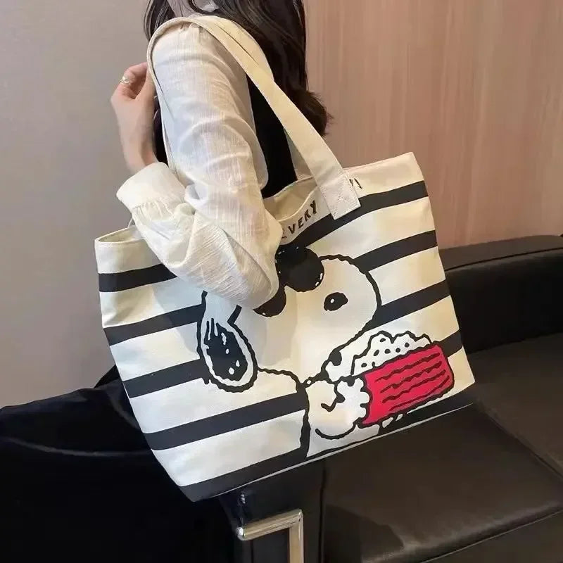 Snoopy Chillin Bag