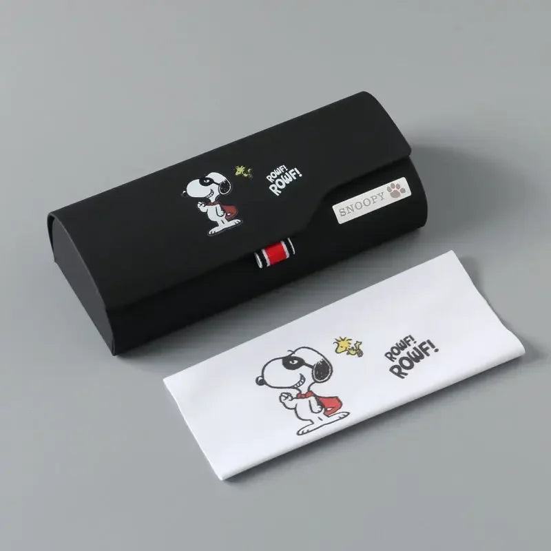 Snoopy Vibin Glasses Case