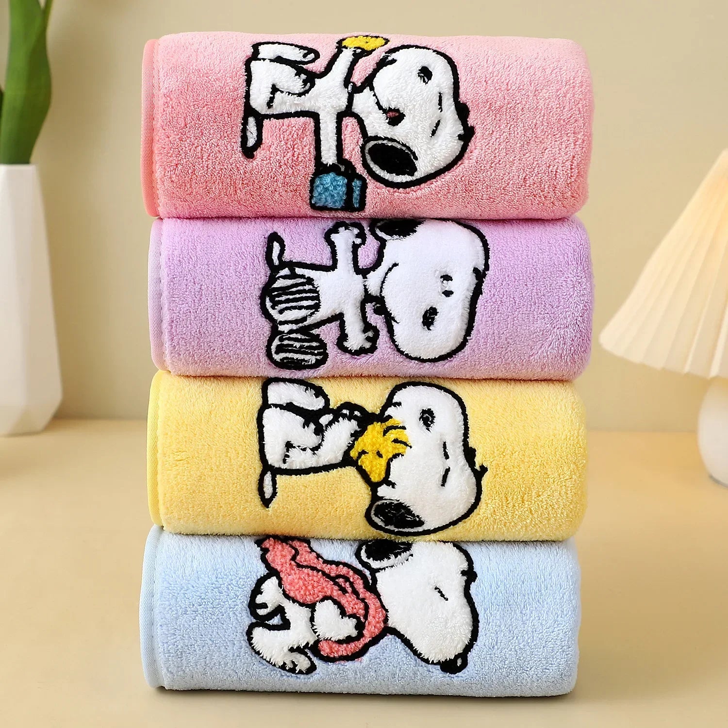 Snoopy Happy Towel