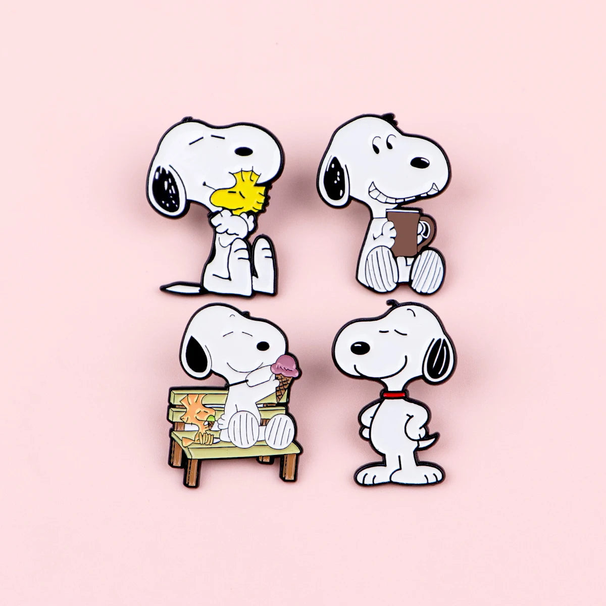 Snoopy Adore Brooch