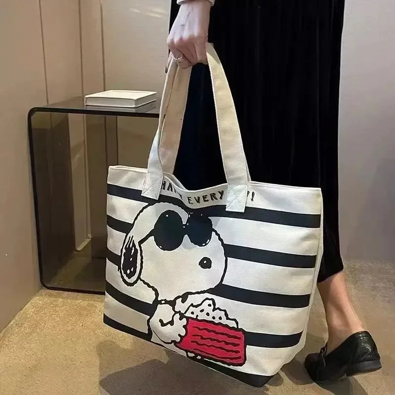 Snoopy Chillin Bag